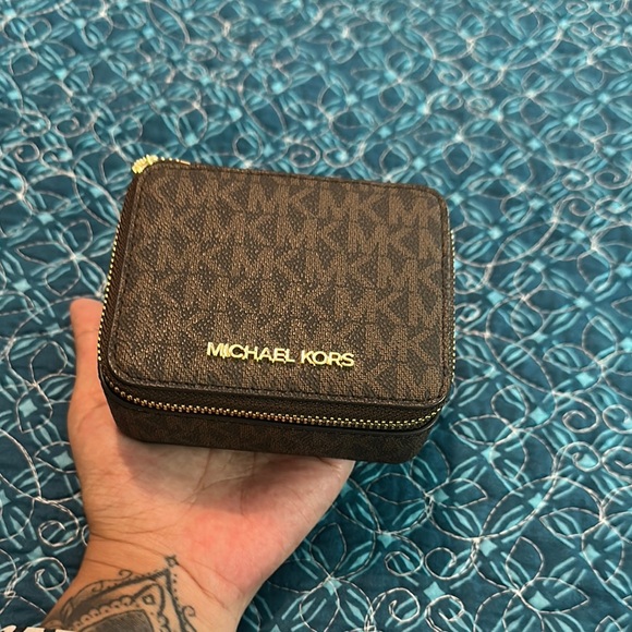 MK Brown Jewelry Travel Case - Picture 6 of 6